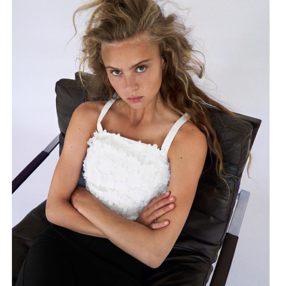 Zara 3d White Floral Textured Cropped Top